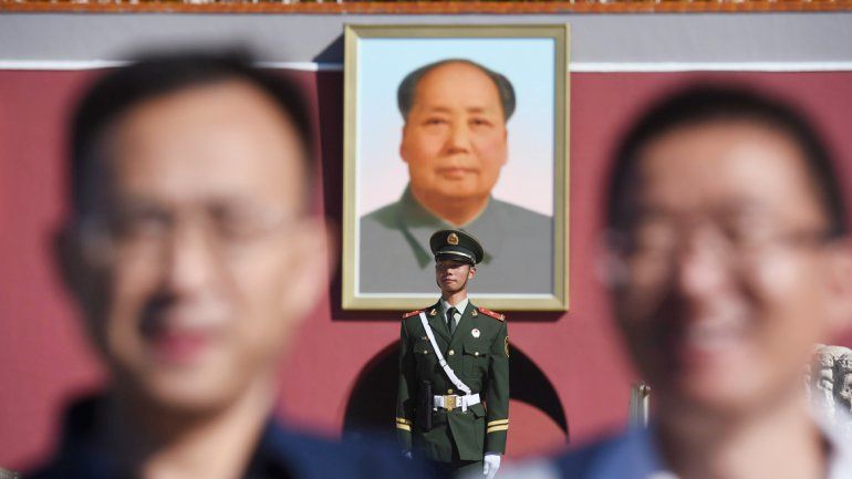 Bajo la mirada de Mao, los comunistas chinos deberán llamarse al orden para evitar ser castigados. Bajo la mirada de Mao, los comunistas chinos deberán llamarse al orden para evitar ser castigados.