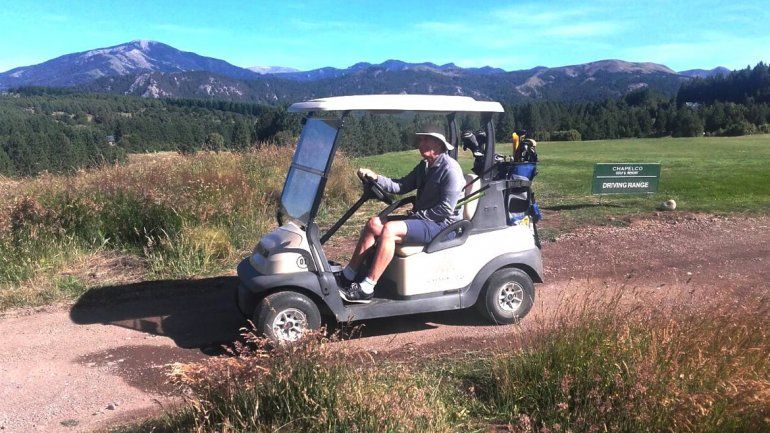 Macri viajó a San Martín de los Andes para jugar al golf