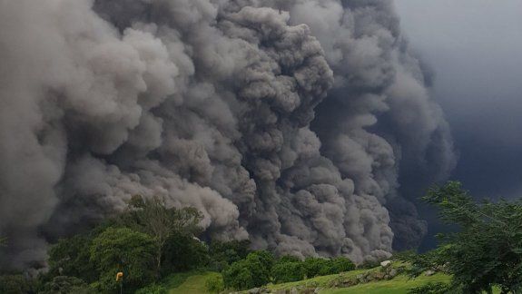 Expertos reportaron que el volcán de Fuego está volviendo a su normalidad, aunque hay barrancas de hasta 80 metros llenas de material volcánico.
