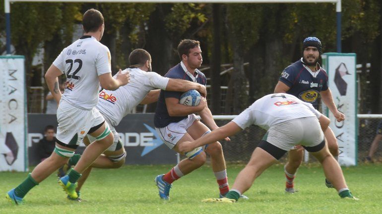 En el debut de la Copa de Plata