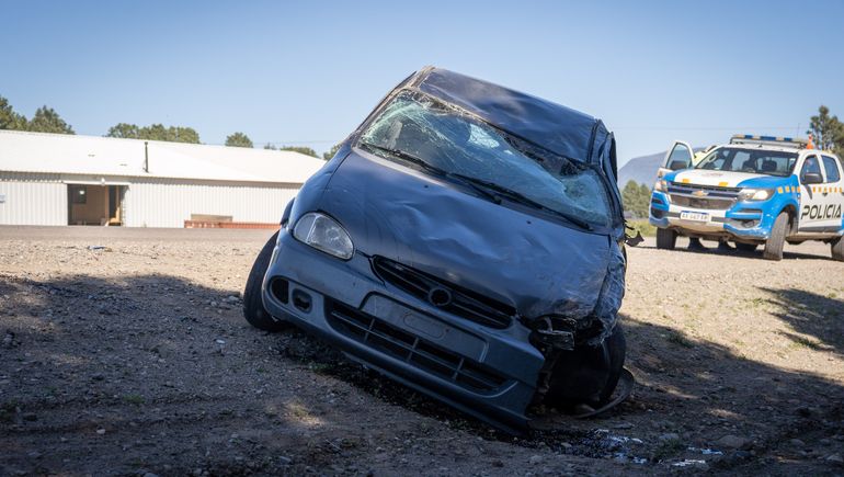 Choque y vuelco en San Martín de los Andes: un herido