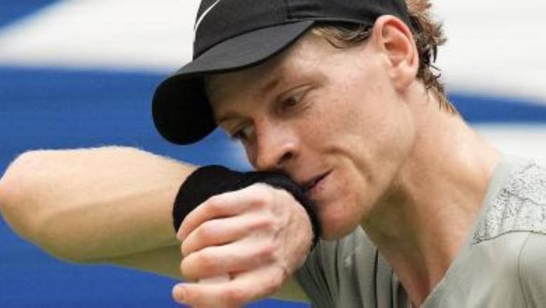 Escándalo en el tenis mundial: Jannik Sinner, el número 1 del mundo, suspendido por doping positivo