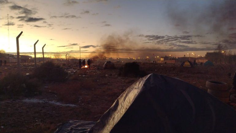 Familias tomaron un terreno frente al Hipódromo