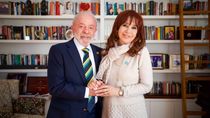 La expresidenta compartió fotos del encuentro con Lula Da Silva. 