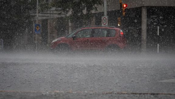 Alerta por fuertes lluvias y tormentas afectará a seis provincias