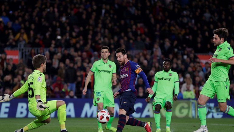 Un gol de Messi para que el Barça Levante la serie
