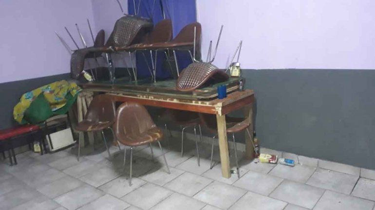 Clausuraron una fiesta clandestina llena de menores