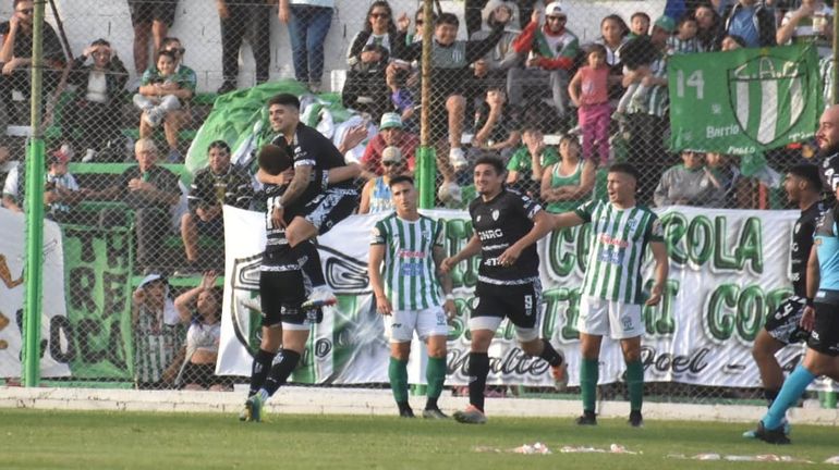 Doello marcó un golazo para el empate de Cipo en Rawson. Gentileza Diario Jornada.