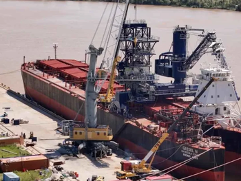 Terminales del Gran Rosario saturadas: récord de 16,8 Mt descargadas en puertos argentinos este año.