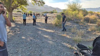 Se intensificó la búsqueda de la mujer desaparecida en el río Neuquén