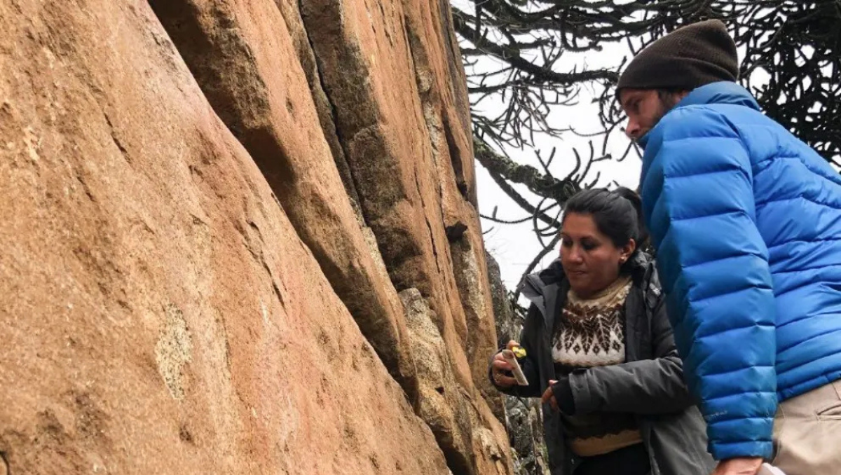 El sitio arqueológico Piedra Pintada, en Aluminé, es de gran valor por la cantidad de muestras de arte rupestre halladas.
