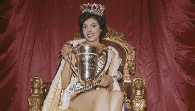 La primera Miss Mundo argentina fue atropellada por un colectivo y lucha por su vida