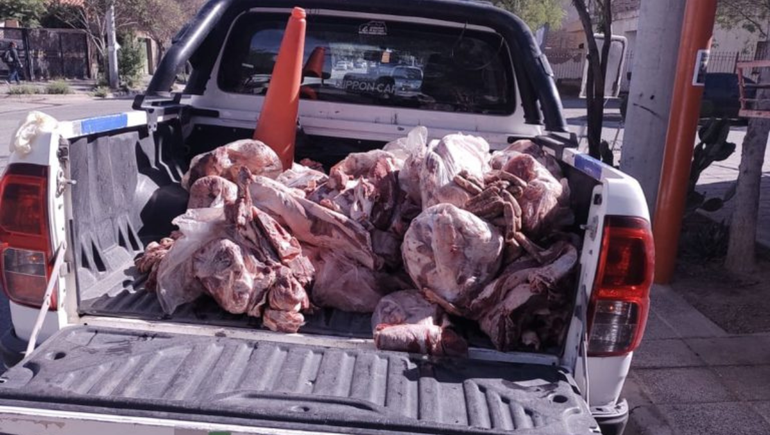 La Policía de Río Necro incautó dos toneladas de carne en mal estado que se vendía en Cipolletti.
