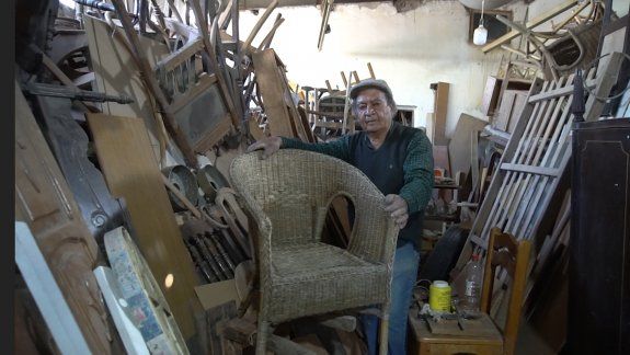 La pasión por el arte de restaurar muebles antiguos