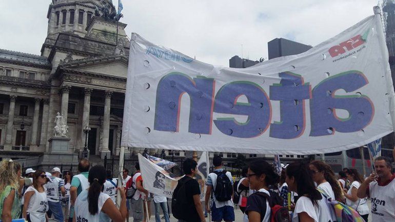 ATEN participó de la marcha nacional contra el  techo salarial