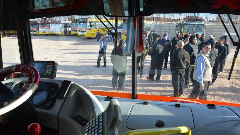 Los trabajadores de Indalo levantaron la medida de fuerza y se normalizó el servicio de colectivos