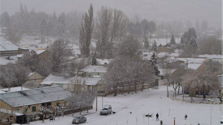 No quiso bailar con él y recibió una trompada