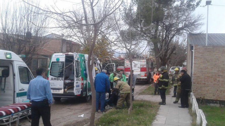 Por un incendio en una comisaría de Plottier, seis policías y tres detenidos intoxicados