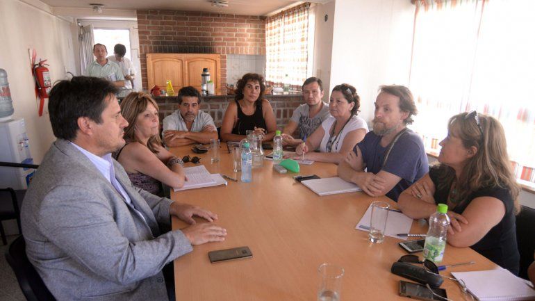 El tercer encuentro entre el Gobierno y ATEN provincial duró quince minutos. Las caras reflejaban las posiciones encontradas en la negociación.&nbsp;