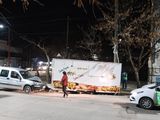 La camioneta chocó el trailer de la churrería habría esquivado un rodado que cruzó en rojo. 