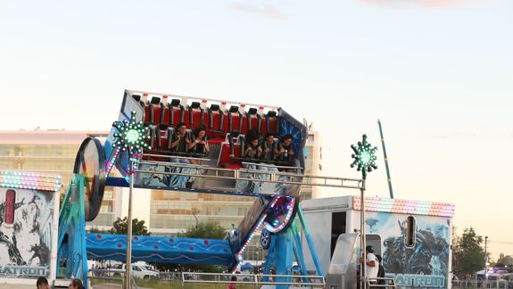 Fiesta de la Confluencia 2026: cuánto cuestan los juegos del parque de diversiones