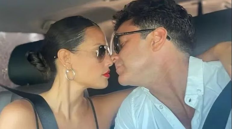 Mariano Martínez y Triana Ybañez habían blanqueado su amor en el mes de marzo. Mariano Martínez y Triana Ybañez habían blanqueado su amor en el mes de marzo.