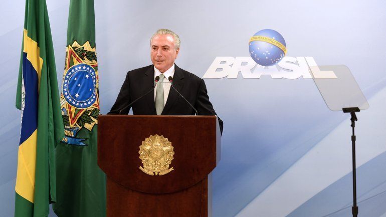 El presidente brasileño fue grabado en un audio en el que supuestamente apoya el pago de sobornos.