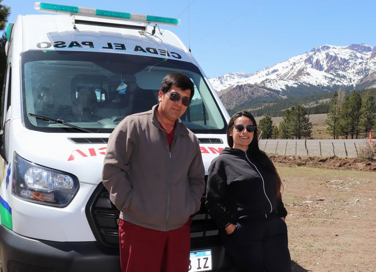 Ayelén junto a su compañero de asistencias. Ayelén junto a su compañero de asistencias.