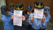 las mujeres policias luchan contra el hostigamiento