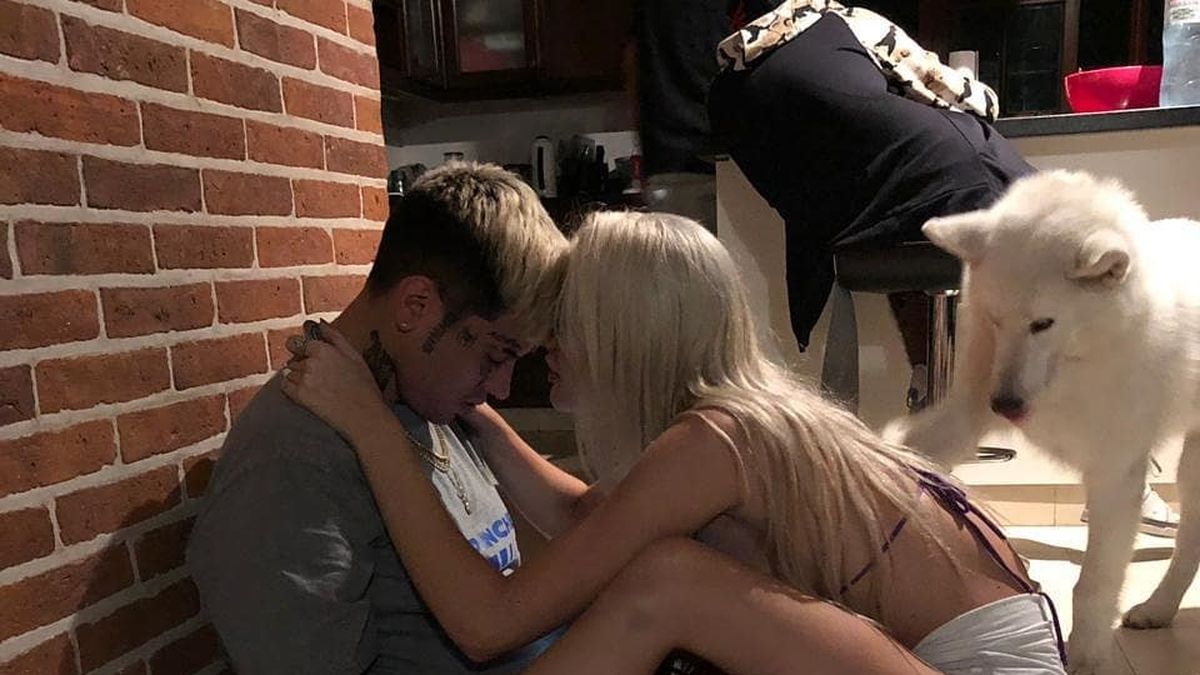 Es una bomba! Duki mostró su novia influencer