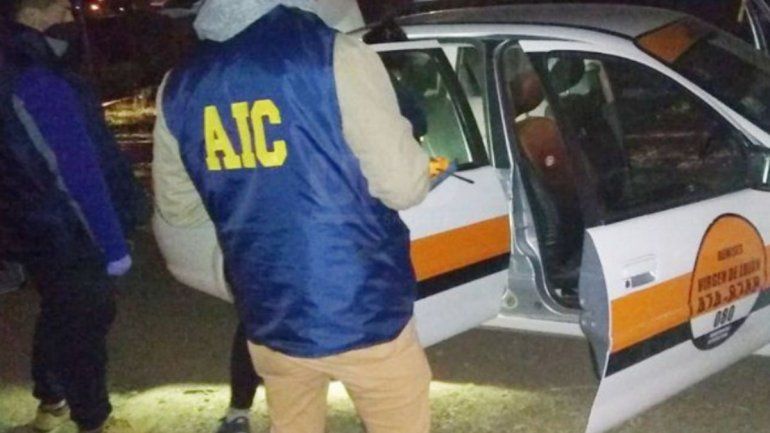 Un policía que manejaba un remise mató a dos delincuentes