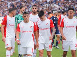 Independiente cayó por 3 a 2 sobre el final. Independiente cayó por 3 a 2 sobre el final.