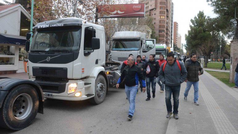Camioneros y estudiantes se manifestaron ayer por el centro.