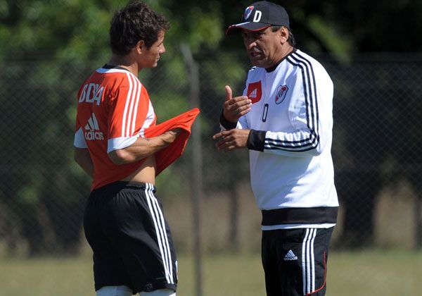 Habilitaron a Mora, ahora falta Teo