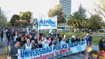 la universidad jaquea al topo que va a destruir el estado desde adentro