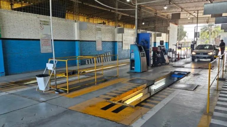 La reforma del sistema extiende los plazos de revisión para autos nuevos y abre el mercado a más talleres habilitados.