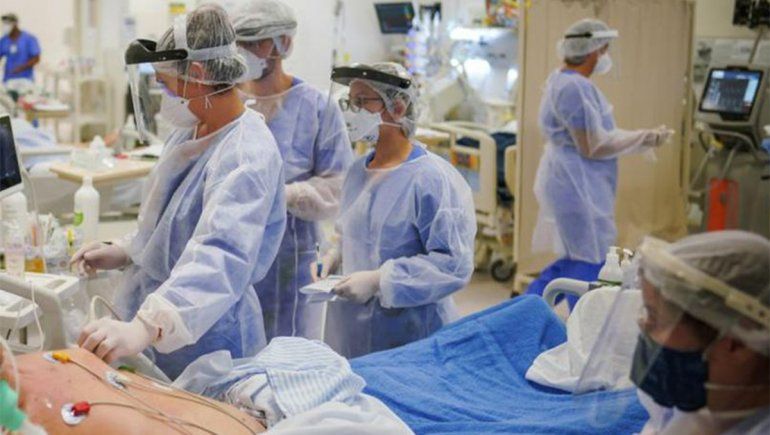 Alerta máxima en Brasil por otro número récord: reportaron más de 100.000 casos en un día