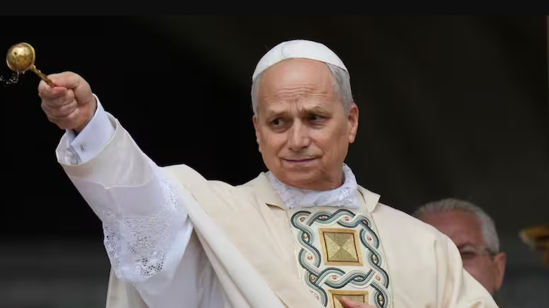 El Pontífice de 71 años recibió el alta médica este sábado en el Policlínico Gemelli de Roma.