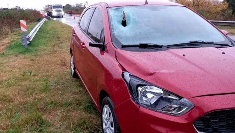 Se despistó, fue en busca de ayuda y lo atropellaron