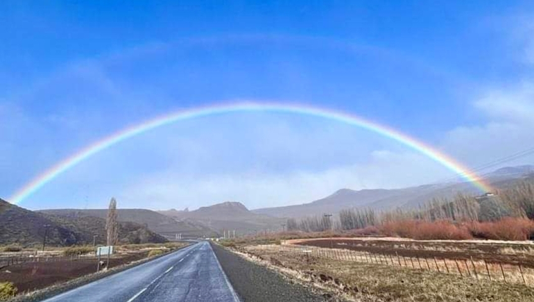 En fotos: el arcoíris que unió a las localidades del Norte neuquino