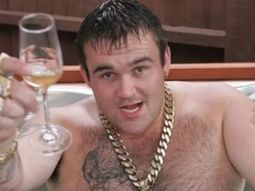 El hombre&nbsp;obtuvo una fortuna en la&nbsp;lotería,&nbsp;dilapidó el dinero en pocos años y terminó regresando a trabajos manuales.