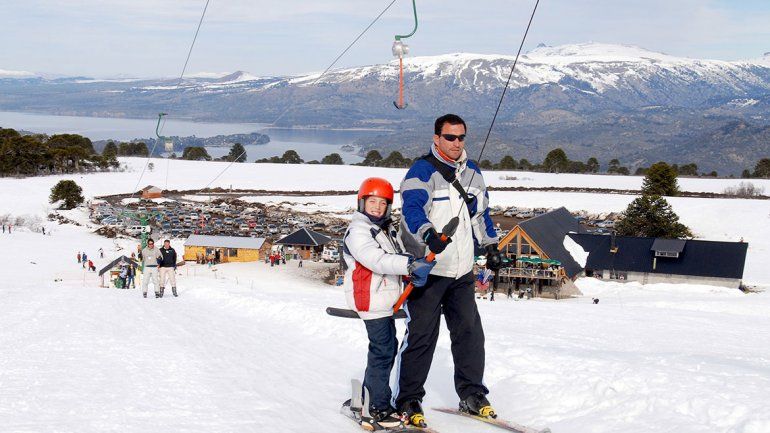 Las nevadas le permitieron a la localidad continuar su temporada invernal.