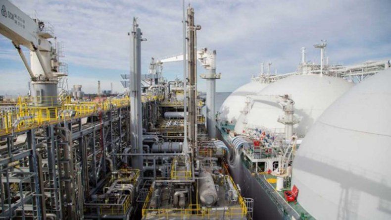 Vaca Muerta proyecta exportar 27 millones de m³/día de GNL desde la costa rionegrina en 2028.