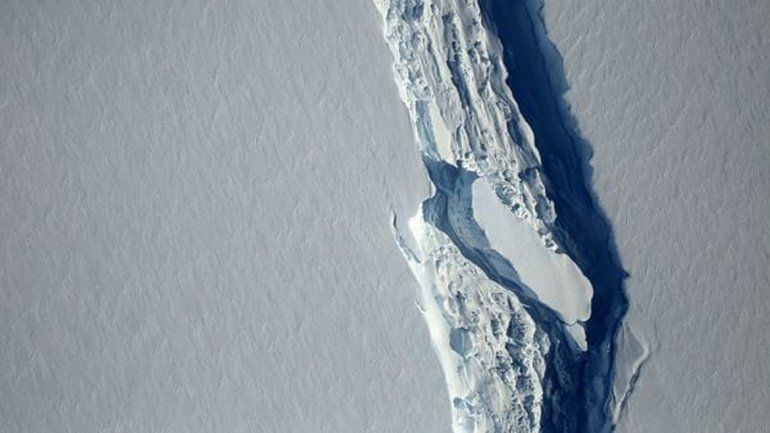 Finalmente, se desprendió de la Antártida el iceberg más grande de la historia