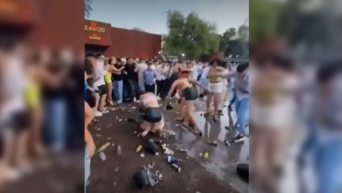 El salvaje ataque quedó registrado en un video.