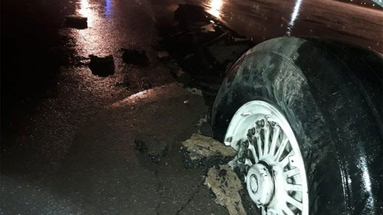 Avión estaba por despegar y quedó trabado en un bache: Pudo ser una tragedia