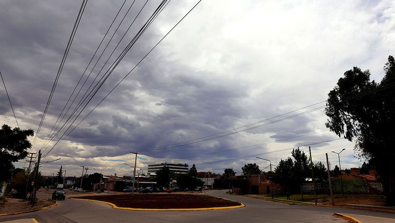 Viento fuerte y frío bajo cero, el tiempo durante el finde en Neuquén. Viento fuerte y frío bajo cero, el tiempo durante el finde en Neuquén.