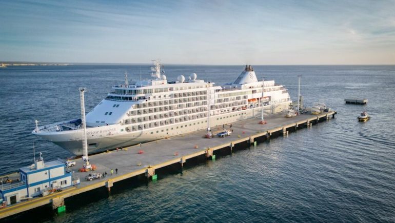 Muelle Luis Piedra Buena de Puerto Madryn y su temporada alta de cruceros. Muelle Luis Piedra Buena de Puerto Madryn y su temporada alta de cruceros.