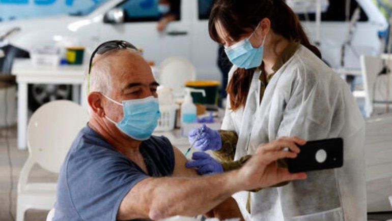 Vacuna Covid: ¿selfies como última moda en redes sociales?