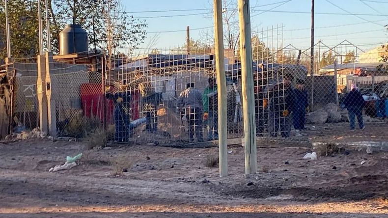 Desalojo en Ruca Antú. | LM Neuquen Desalojo en Ruca Antú.